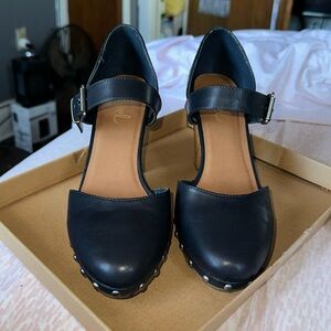 Revel Navy Women’s Clogs